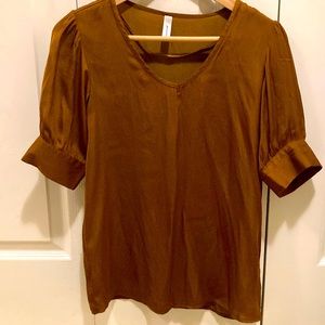 Brilliant Gold Short Sleeve Soya Concept Top - Size Small